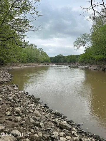 $87,500 | 150 County Road, Greenwood, MS 38930