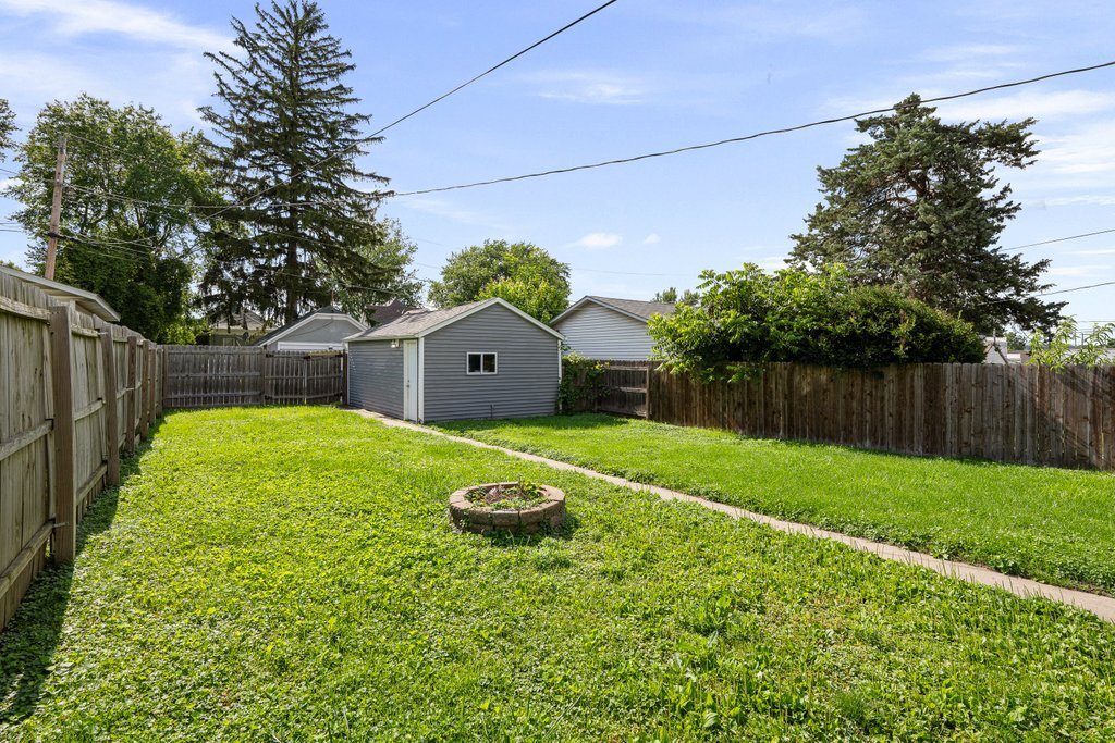 421 39th Street Moline, IL 61265 - Photo 24 of 28