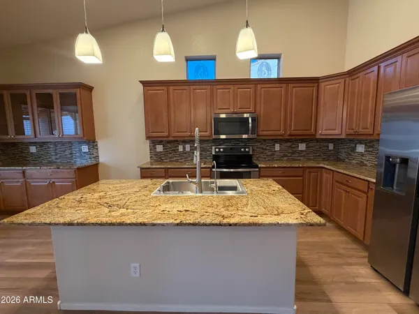 $2,495 | 8498 West Quail Track Drive, Peoria, AZ 85383