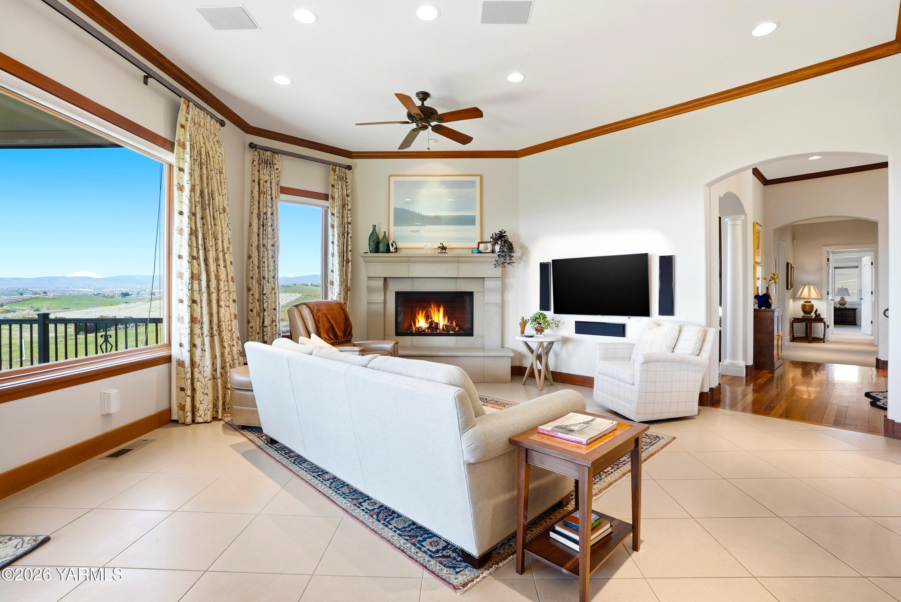 660 Noble Hill Road Yakima, WA 98908 - Photo 12 of 63 12. Living room off Kitchen