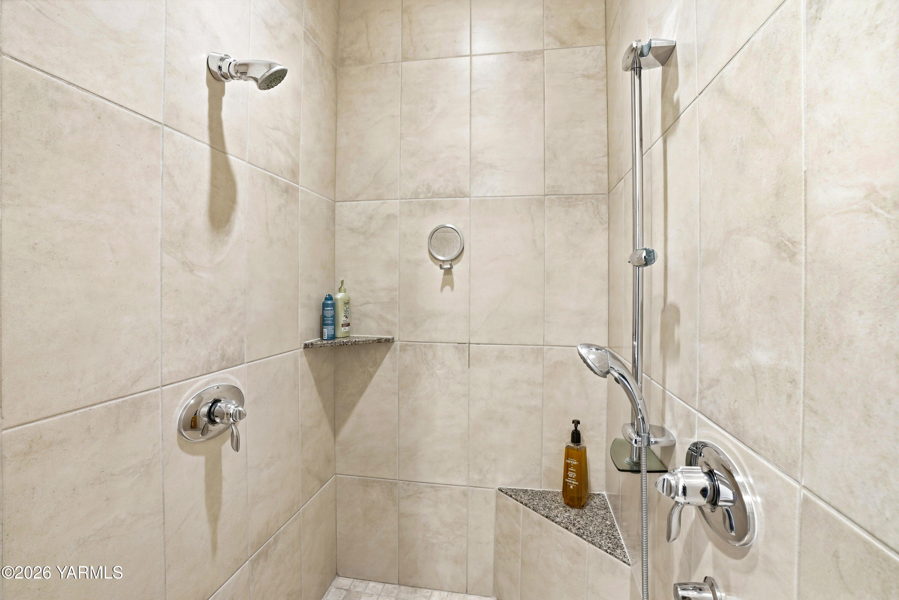 660 Noble Hill Road Yakima, WA 98908 - Photo 26 of 63 26. Primary Bathroom