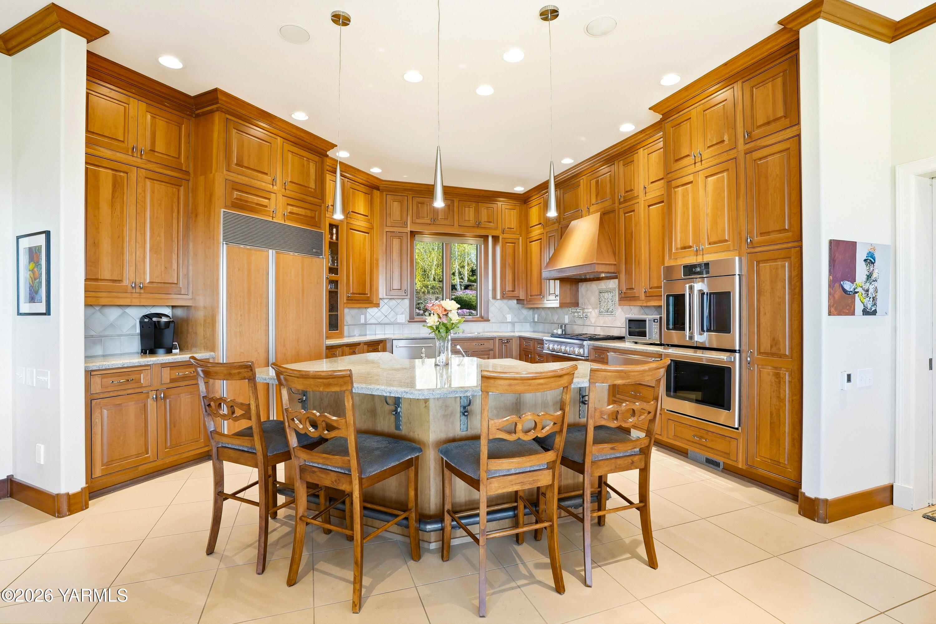 660 Noble Hill Road Yakima, WA 98908 - Photo 8 of 63 8. Large Kitchen Island
