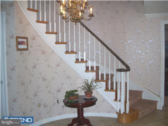 930 Gainsway Road Yardley, PA 19067 - Photo 5 of 12 Foyer