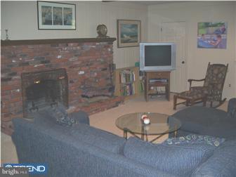 930 Gainsway Road Yardley, PA 19067 - Photo 6 of 12 Family Room