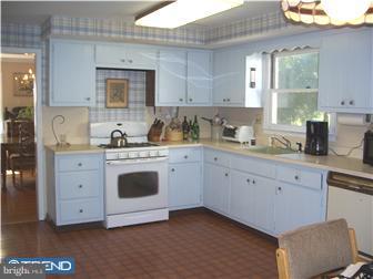 930 Gainsway Road Yardley, PA 19067 - Photo 8 of 12 Kitchen