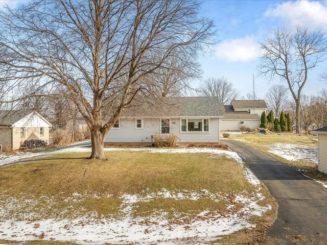 $185,000 | 205 North Seward Street, Winnebago, IL 61088