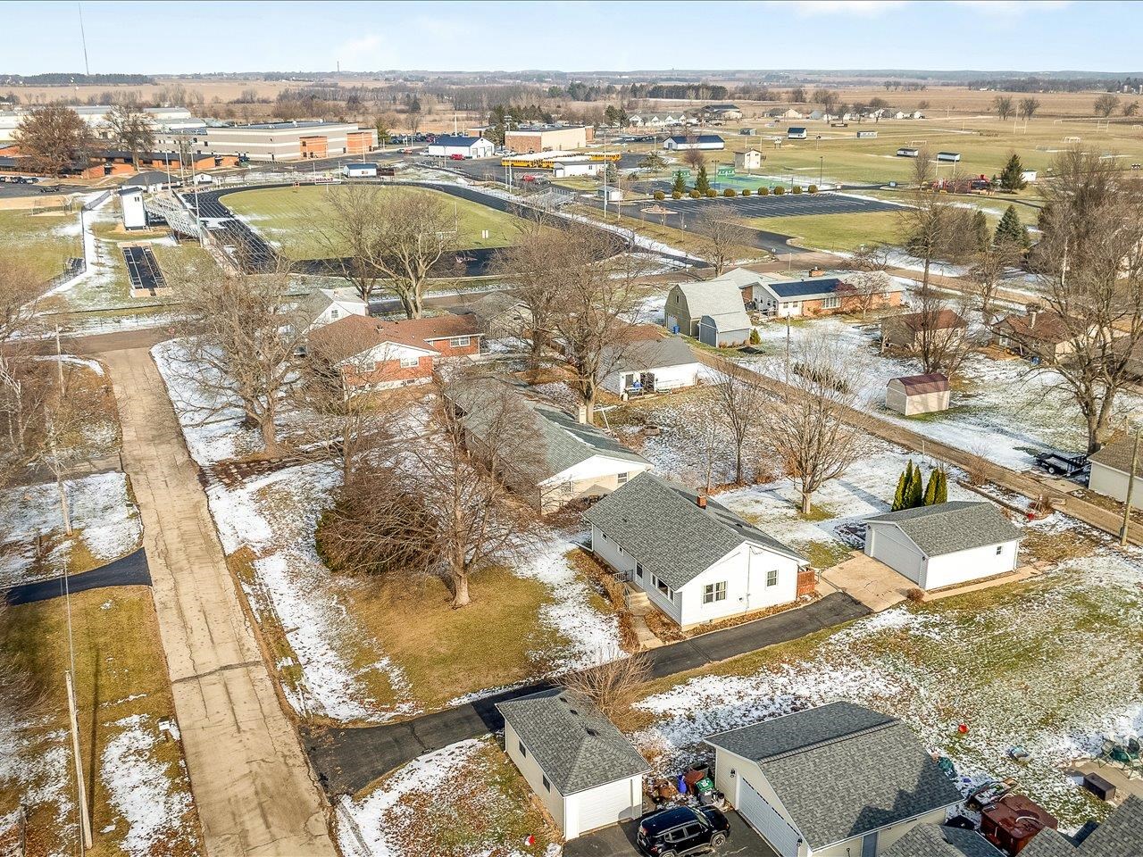 205 North Seward Street Winnebago, IL 61088 - Photo 4 of 4 a view of a city