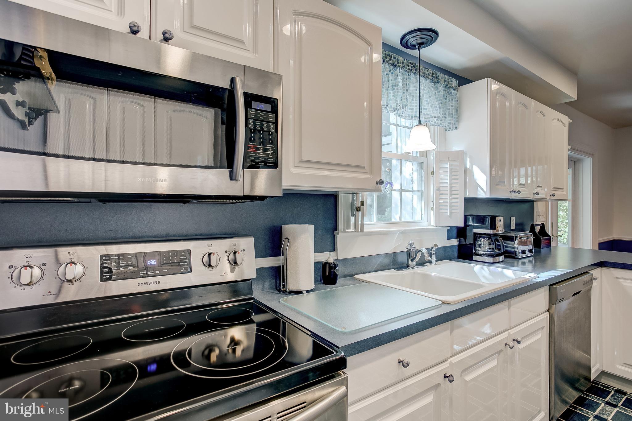 908 Locustvale Road Baltimore, MD 21204 - Photo 22 of 48 kitchen