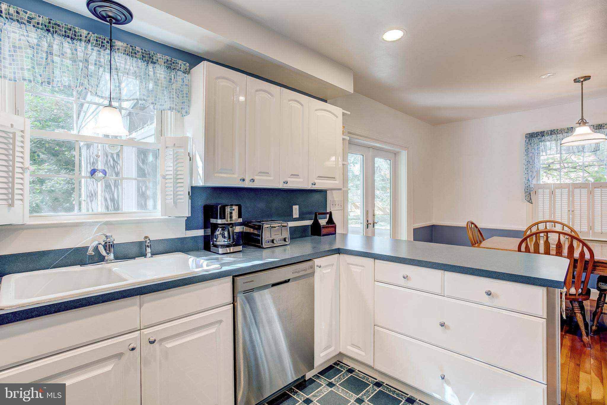 908 Locustvale Road Baltimore, MD 21204 - Photo 24 of 48 kitchen