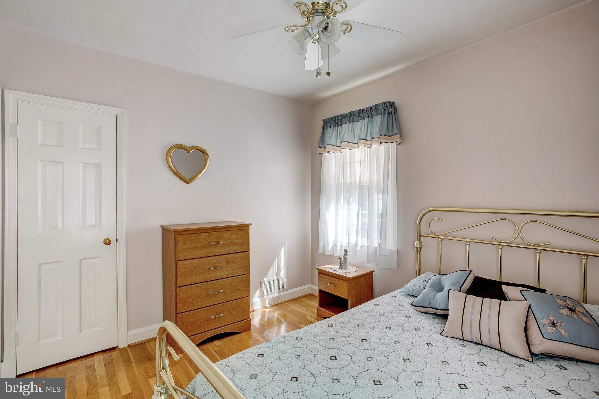 908 Locustvale Road Baltimore, MD 21204 - Photo 29 of 48 Bedroom 1