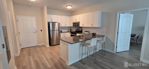 $2,250 | 211 Henderson Road, Unit 1213, Monmouth Junction, NJ 08852