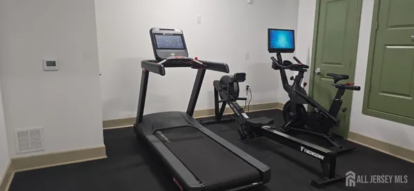 $2,250 | 211 Henderson Road, Unit 1213, Monmouth Junction, NJ 08852