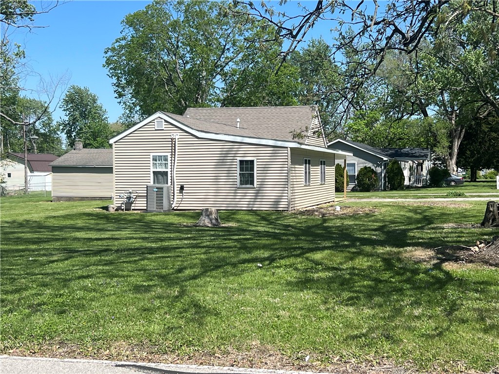 1702 North Summit Avenue Decatur, IL 62526 - Photo 18 of 20 Gallery Image 18