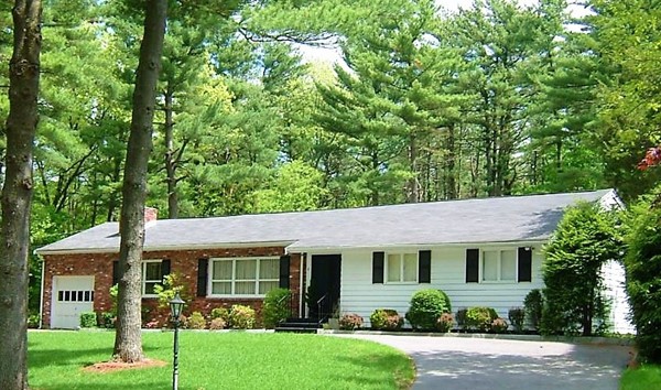 8 Maplewood Road Medfield, MA 02052 - Photo 1 of 27 Gallery Image 1