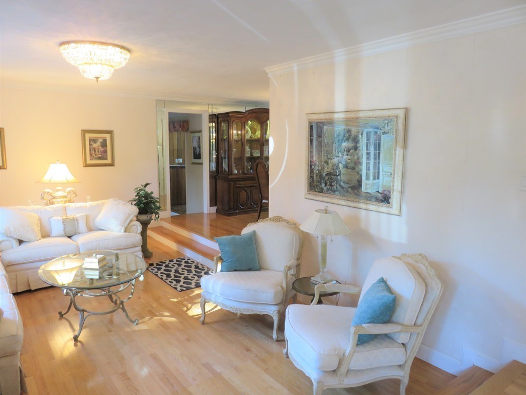 8 Maplewood Road Medfield, MA 02052 - Photo 5 of 27 Gallery Image 5