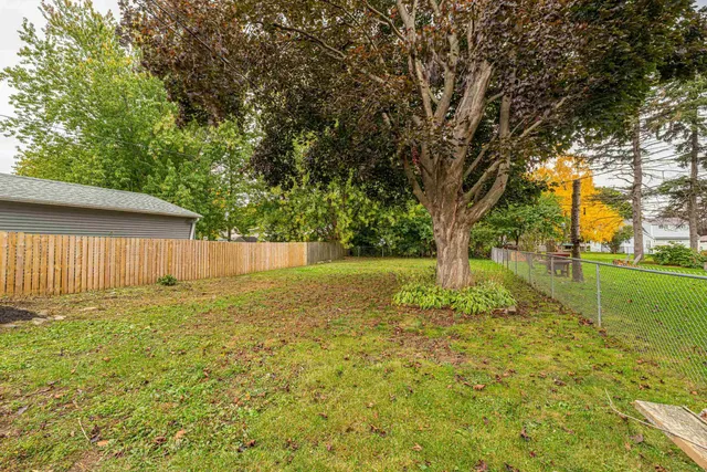 $225,000 | 718 Mac Arthur Drive, Beaver Dam, WI 53916