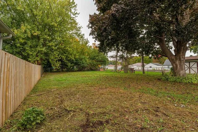 $225,000 | 718 Mac Arthur Drive, Beaver Dam, WI 53916