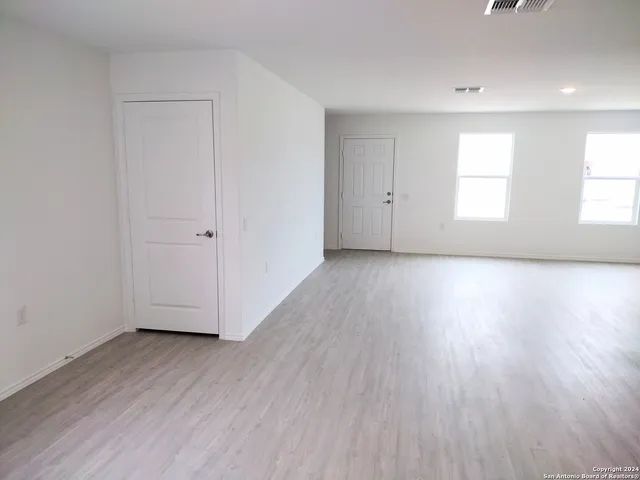 $1,500 | 1214 Janzen Road, San Antonio, TX 78221