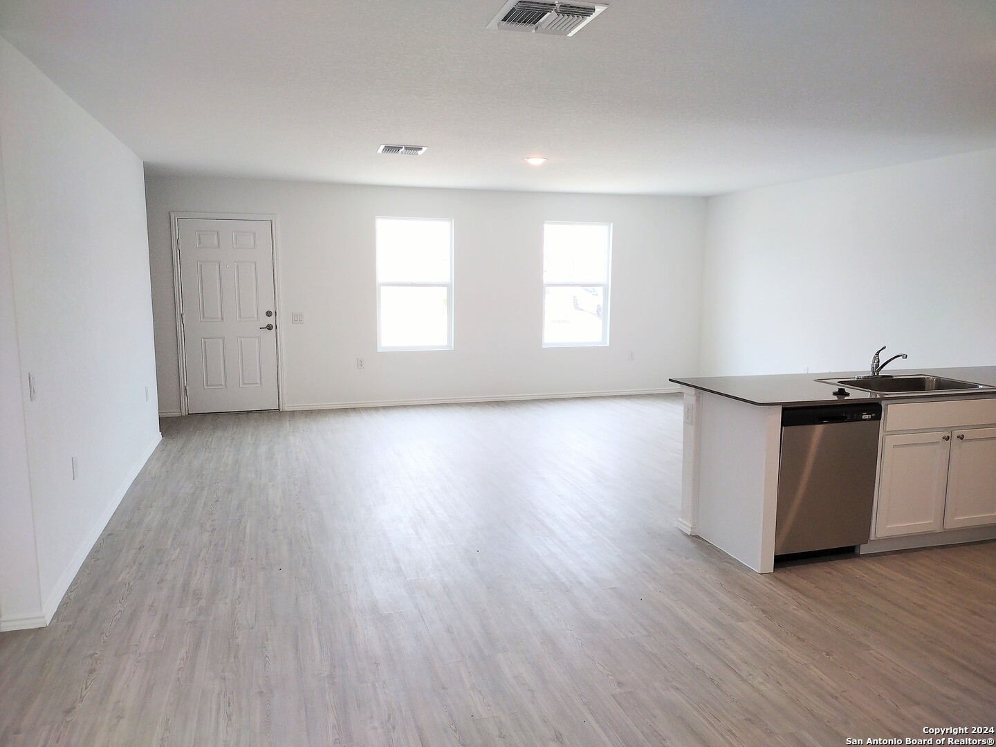 1214 Janzen Road San Antonio, TX 78221 - Photo 4 of 21