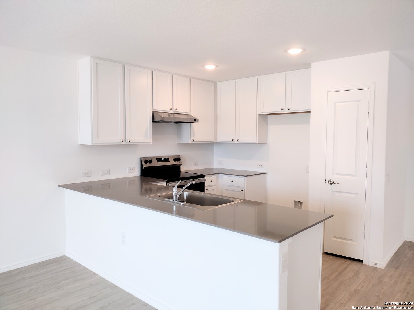 1214 Janzen Road San Antonio, TX 78221 - Photo 8 of 21