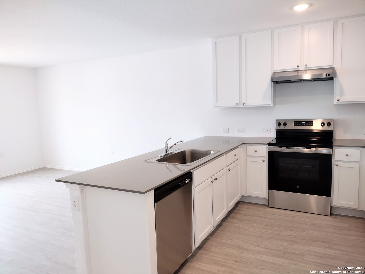 1214 Janzen Road San Antonio, TX 78221 - Photo 10 of 21