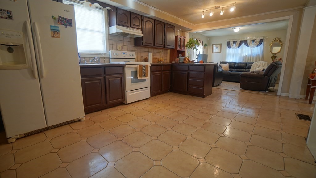49 Malden Street Springfield, MA 01108 - Photo 15 of 31 Gallery Image 15