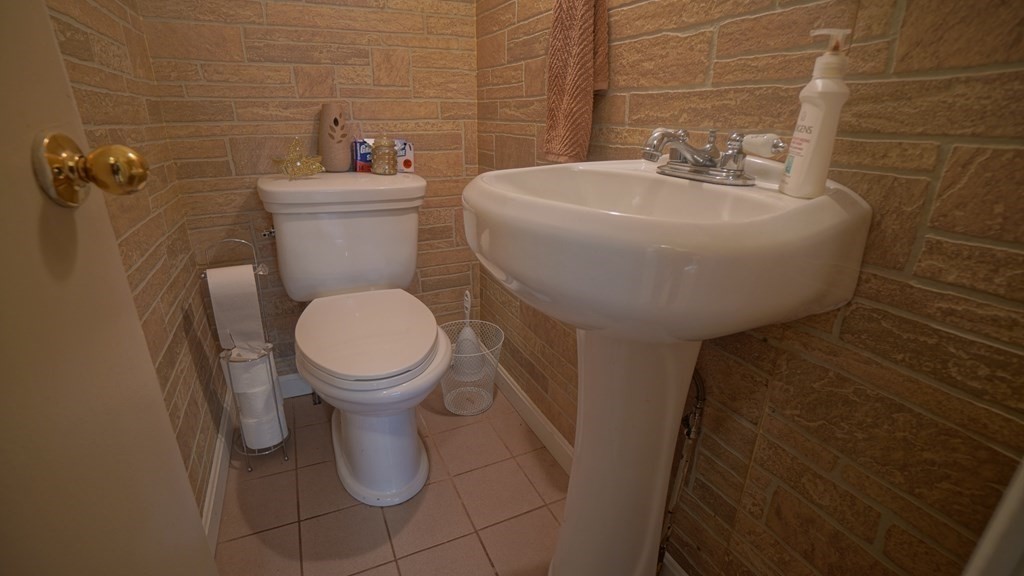 49 Malden Street Springfield, MA 01108 - Photo 21 of 31 Gallery Image 21