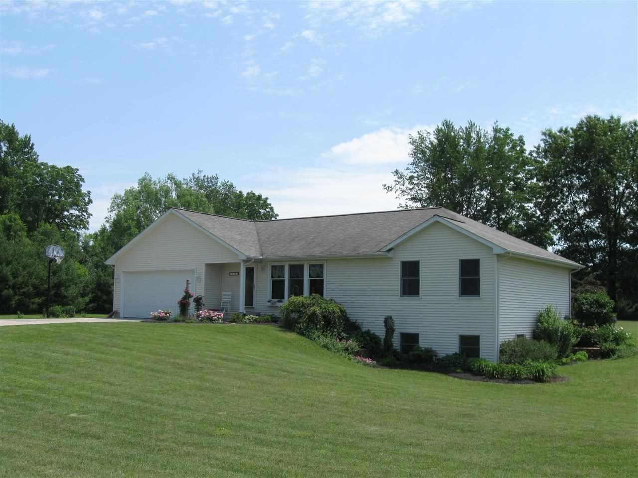 2571 East Wilcox Road Warsaw, IN 46580 - Photo 1 of 13 Gallery Image 1