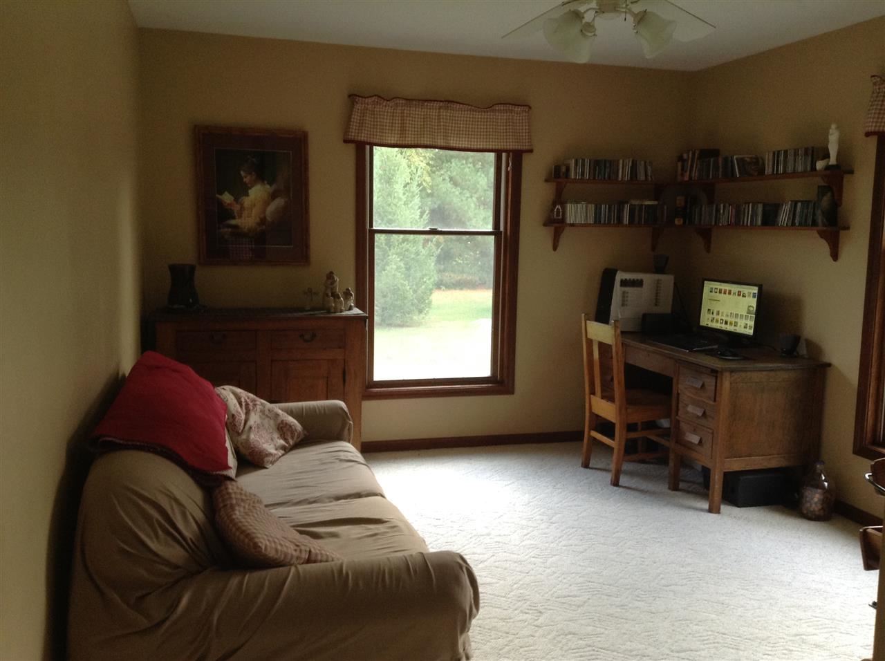 2571 East Wilcox Road Warsaw, IN 46580 - Photo 2 of 13 Gallery Image 2