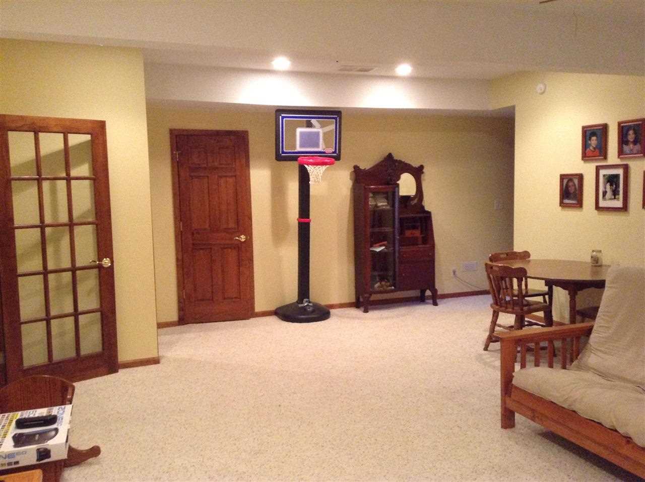 2571 East Wilcox Road Warsaw, IN 46580 - Photo 10 of 13 Gallery Image 10