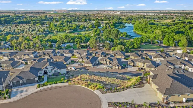 $200,000 | 3560 Orchard Street, West Richland, WA 99353