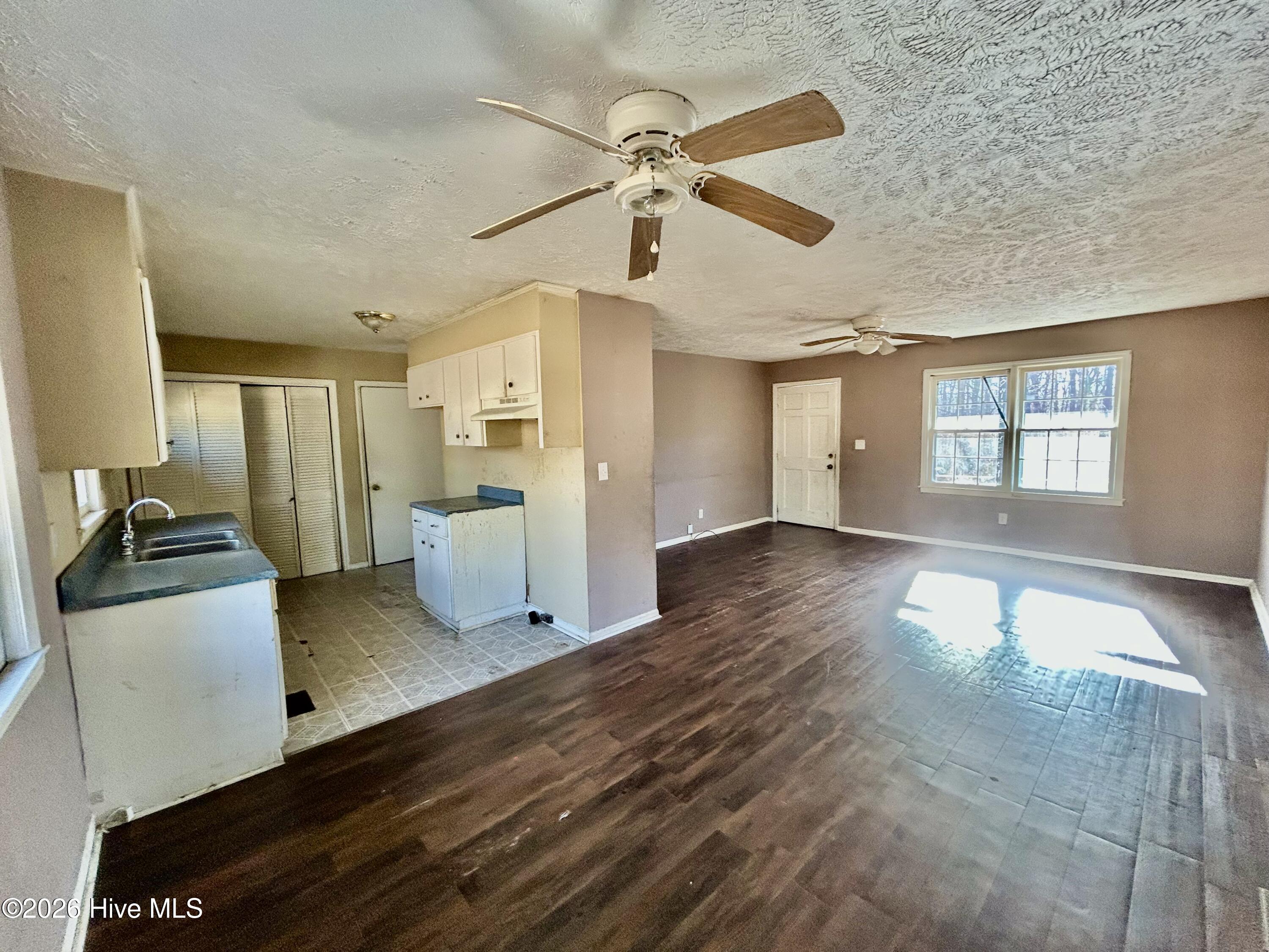 906 Cypress Street Rockingham, NC 28379 - Photo 5 of 19 IMG_7412