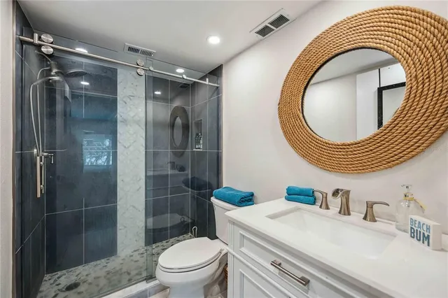 $599,999 | 3320 Gulf Of Mexico Drive, Unit 207C, Longboat Key, FL 34228