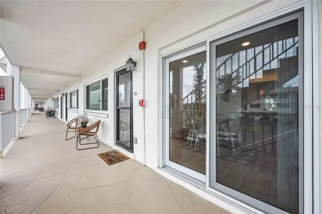 $599,999 | 3320 Gulf Of Mexico Drive, Unit 207C, Longboat Key, FL 34228