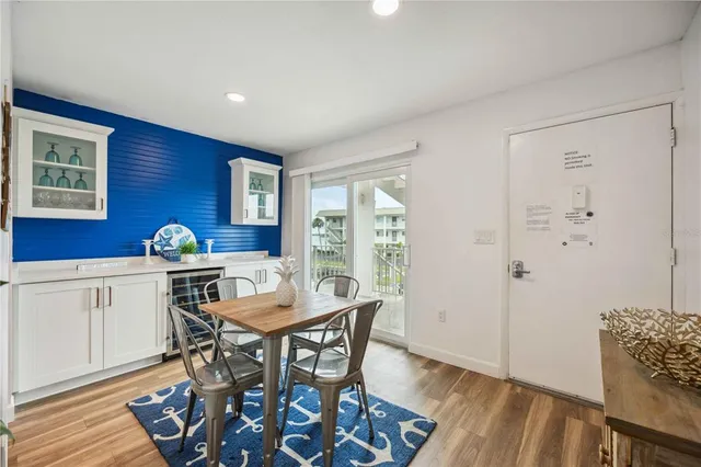 $599,999 | 3320 Gulf Of Mexico Drive, Unit 207C, Longboat Key, FL 34228