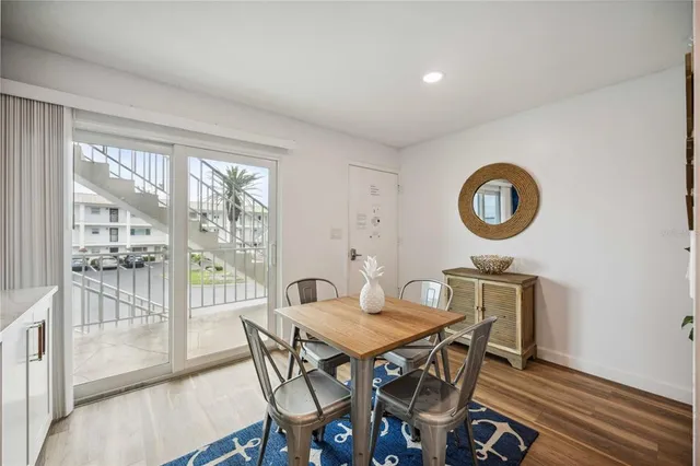 $599,999 | 3320 Gulf Of Mexico Drive, Unit 207C, Longboat Key, FL 34228