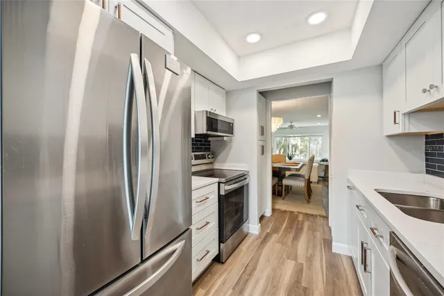 $599,999 | 3320 Gulf Of Mexico Drive, Unit 207C, Longboat Key, FL 34228