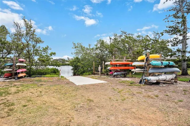 $599,999 | 3320 Gulf Of Mexico Drive, Unit 207C, Longboat Key, FL 34228