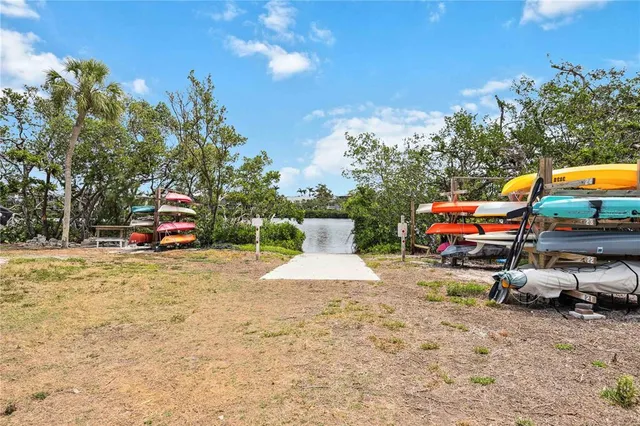 $599,999 | 3320 Gulf Of Mexico Drive, Unit 207C, Longboat Key, FL 34228