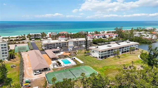 $599,999 | 3320 Gulf Of Mexico Drive, Unit 207C, Longboat Key, FL 34228
