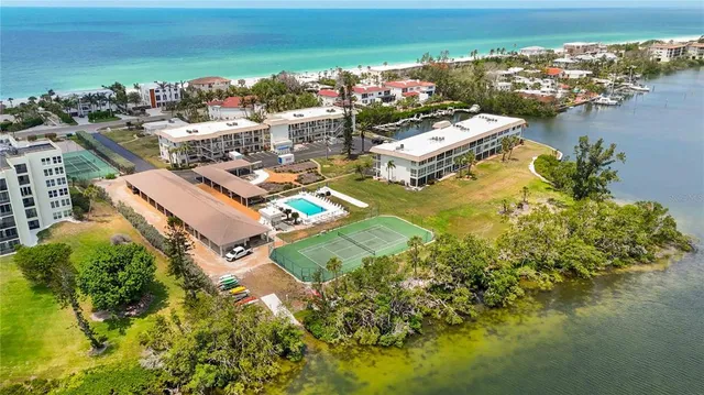 $599,999 | 3320 Gulf Of Mexico Drive, Unit 207C, Longboat Key, FL 34228