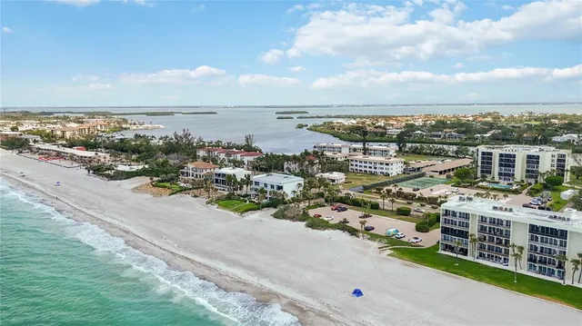 $599,999 | 3320 Gulf Of Mexico Drive, Unit 207C, Longboat Key, FL 34228