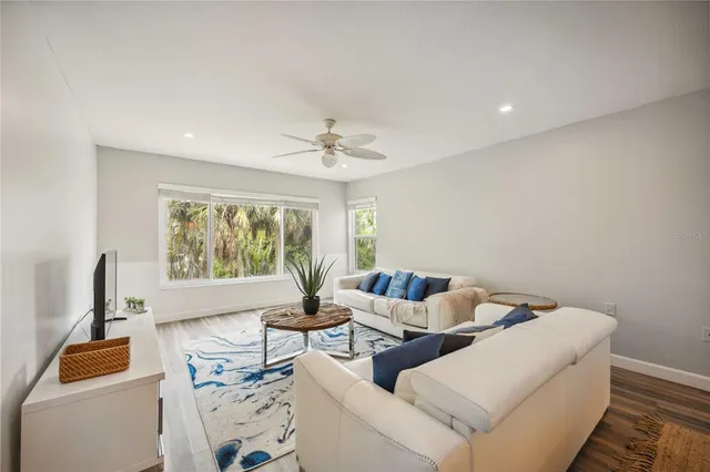 $599,999 | 3320 Gulf Of Mexico Drive, Unit 207C, Longboat Key, FL 34228