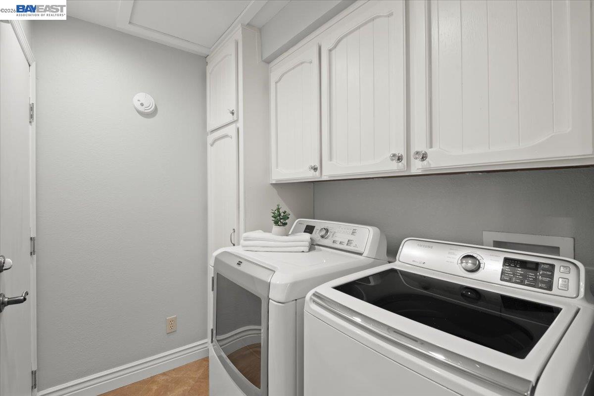 1784 Creek Road Livermore, CA 94550 - Photo 31 of 40 a utility room with dryer and washer