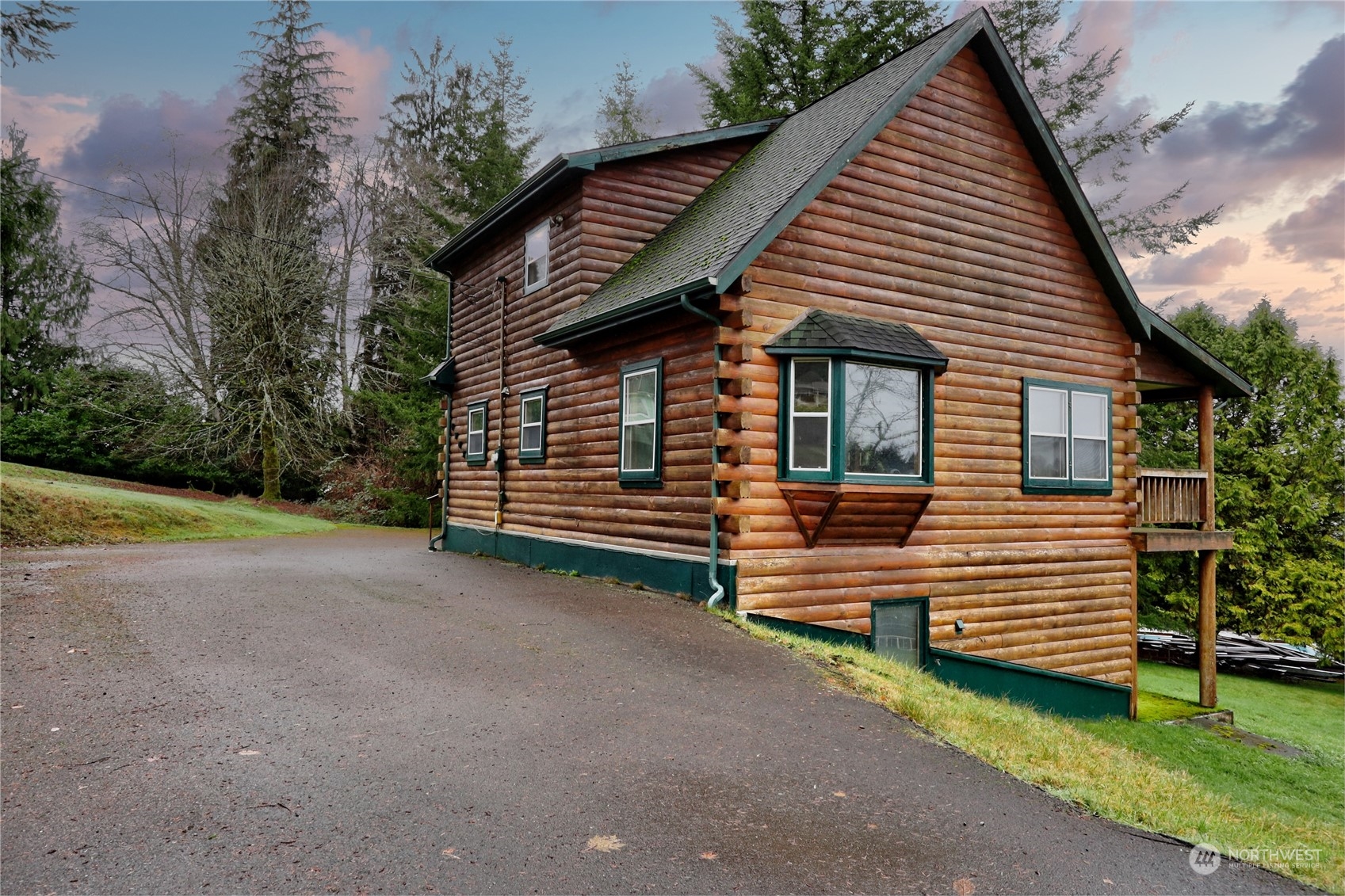 1903 Ranier Street Aberdeen, WA 98520 - Photo 2 of 16 Gallery Image 2