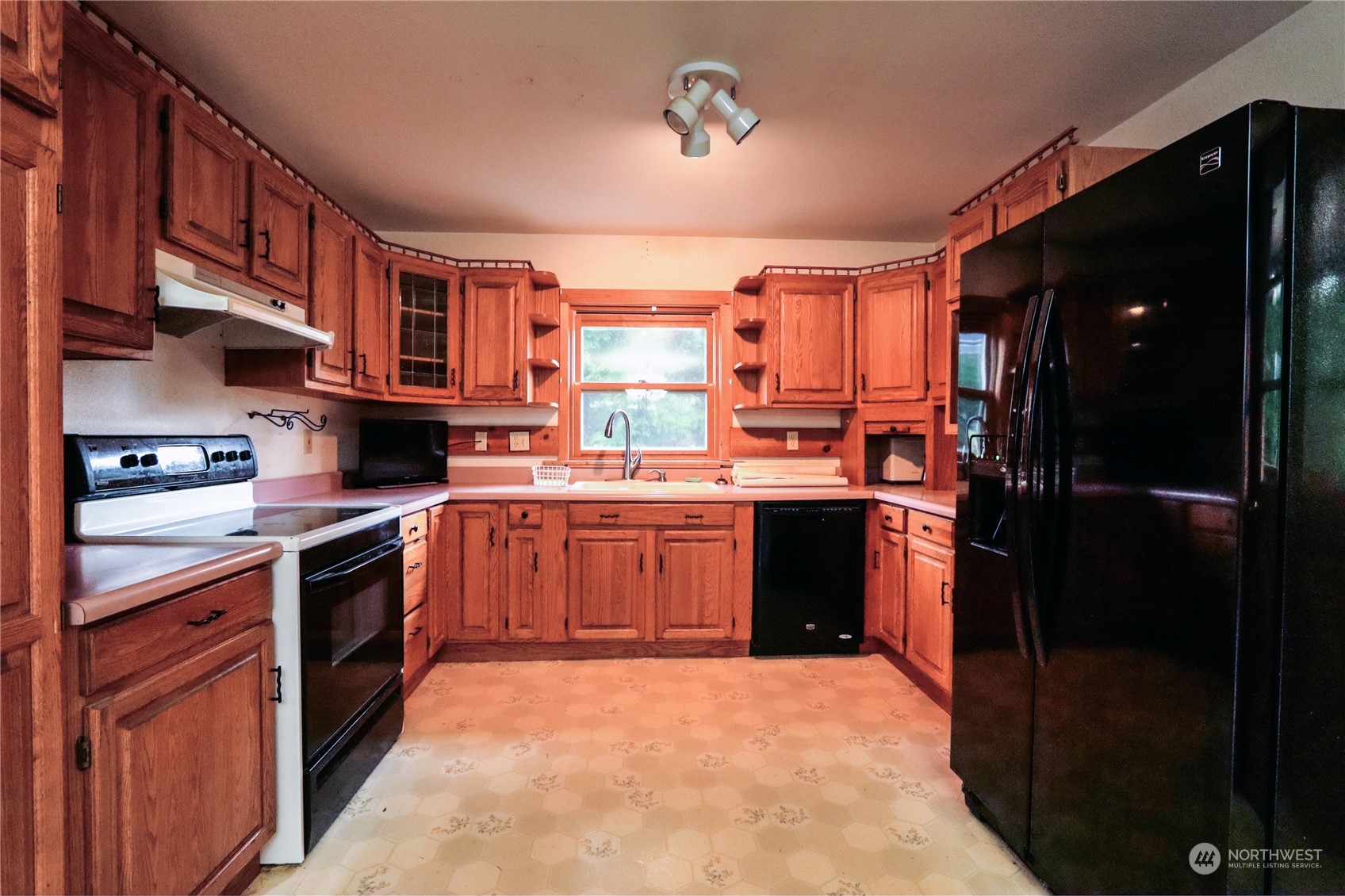 1903 Ranier Street Aberdeen, WA 98520 - Photo 6 of 16 Gallery Image 6