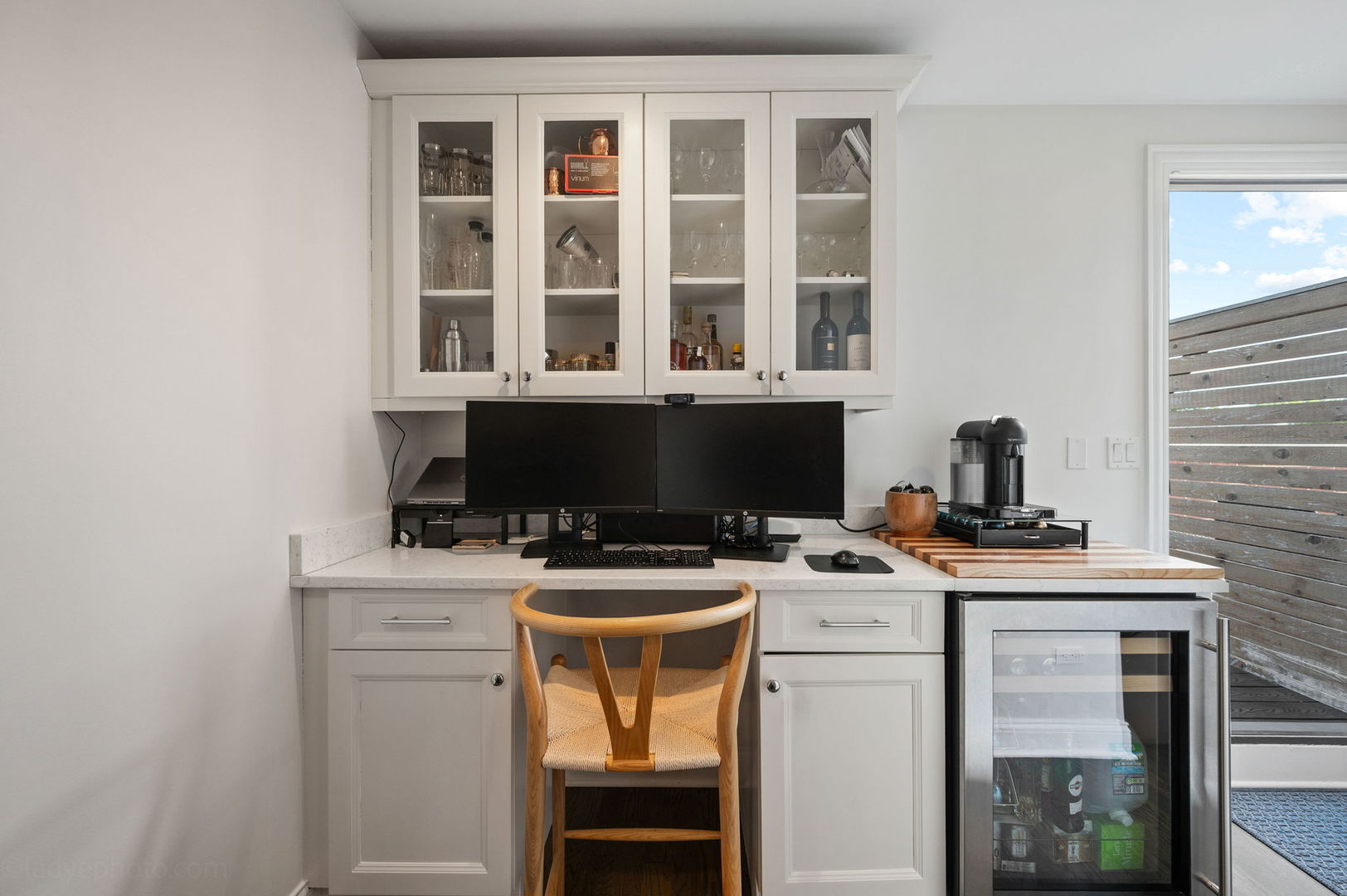 2700 North Wayne Avenue, Unit 3N Chicago, IL 60614 - Photo 17 of 22 a view of a workspace with furniture