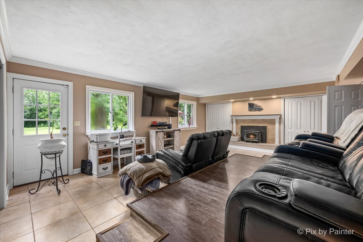 1S660 Winfield Road Wheaton, IL 60189 - Photo 19 of 29 Gallery Image 19