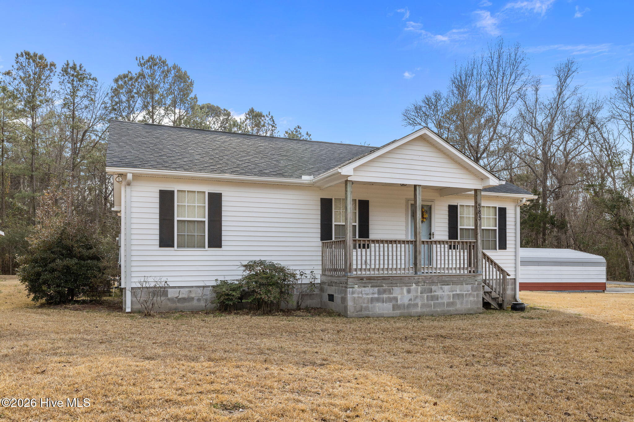 585 Roberts Road Newport, NC 28570 - Photo 5 of 40 7-web-or-mls-1S3A7655