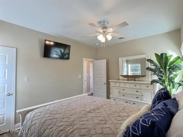 $1,900 | 8712 West Simmons Bayou Drive, Ocean Springs, MS 39564